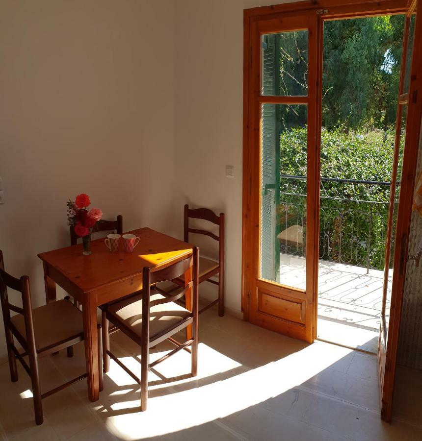 Kostas' Garden Apartment Рода Екстериор снимка
