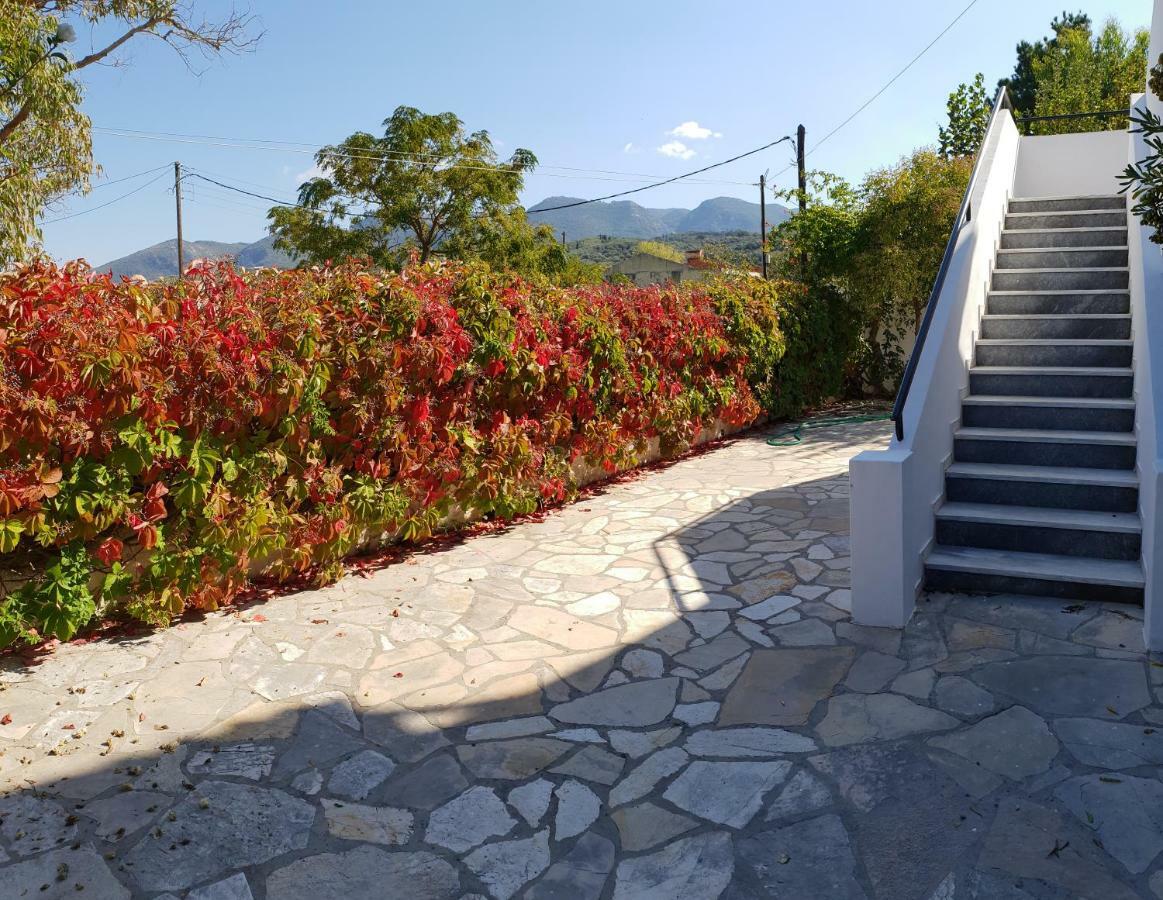 Kostas' Garden Apartment Рода Екстериор снимка