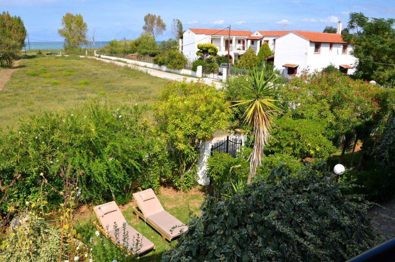 Kostas' Garden Apartment Рода Екстериор снимка