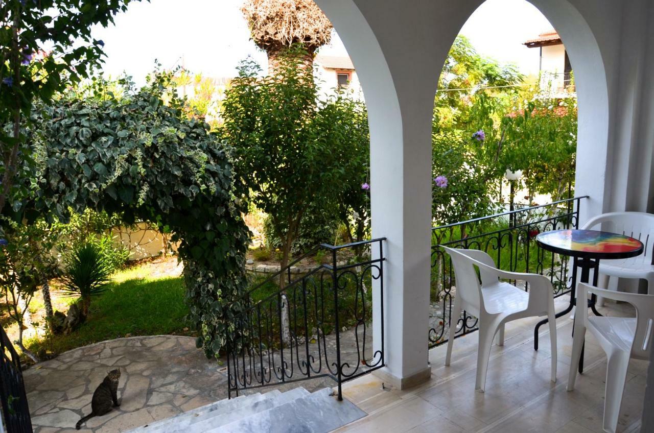 Kostas' Garden Apartment Рода Екстериор снимка