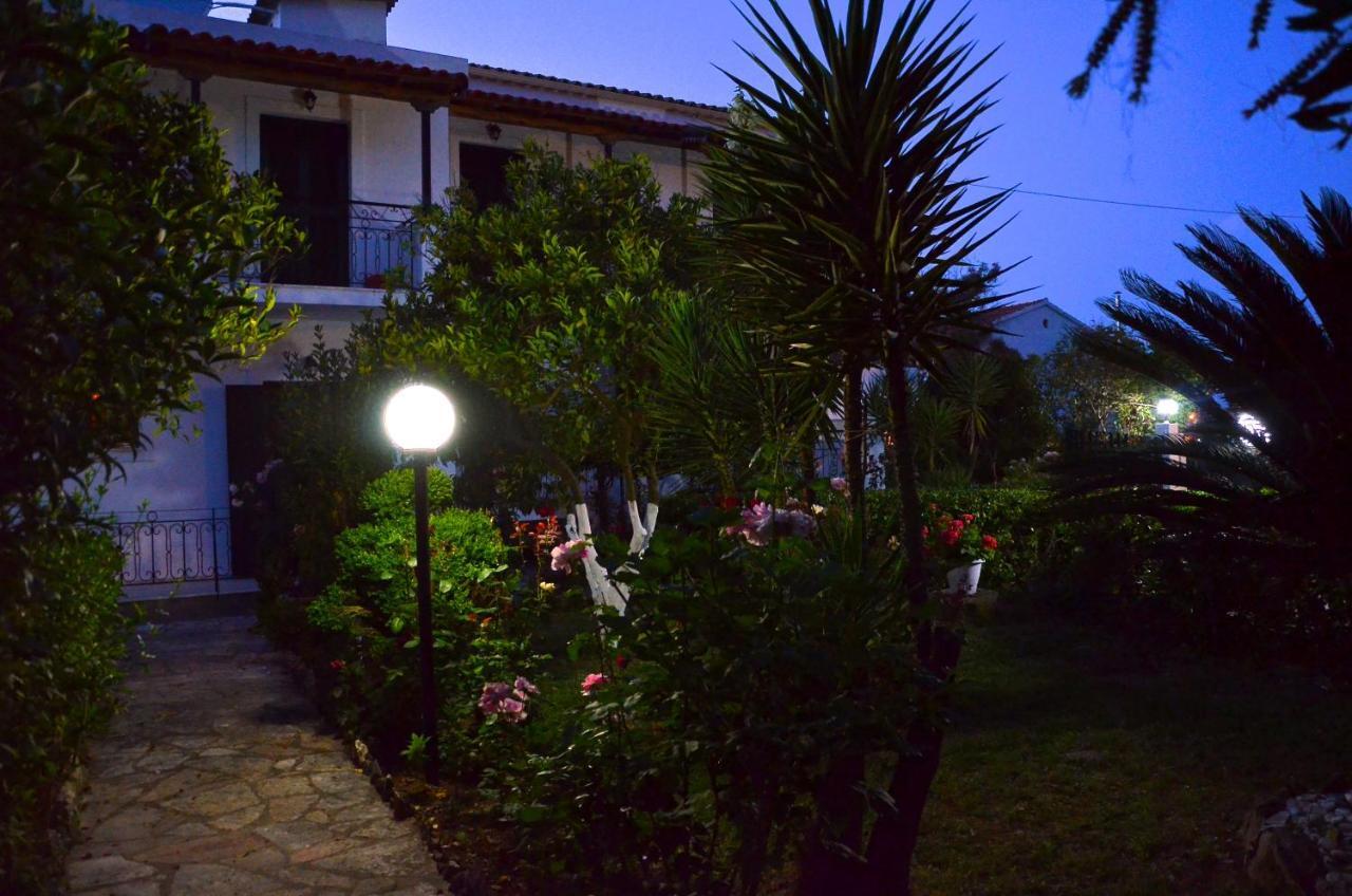 Kostas' Garden Apartment Рода Екстериор снимка