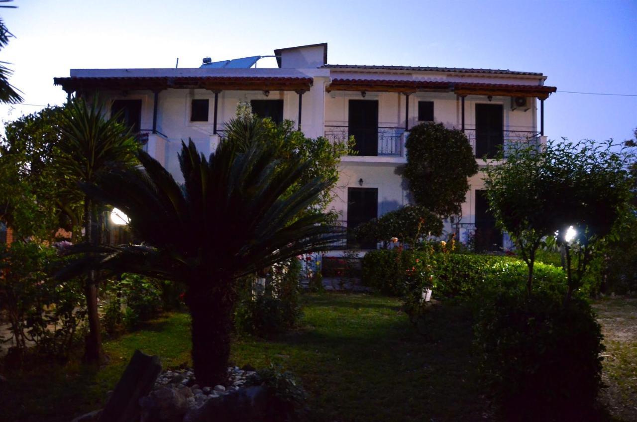 Kostas' Garden Apartment Рода Екстериор снимка